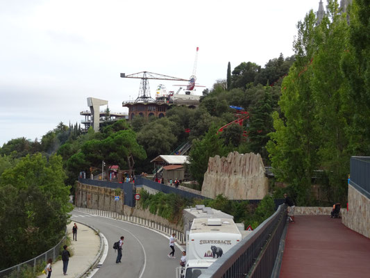 Der Vergnügungspark an den Berg gebaut