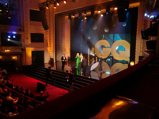 Barbara Schöneberger in Aktion mit Irina Shayk, Orlando Bloom und Patrick Dempsey