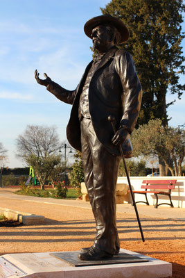 Sculpture-buste-statue-bronze-sulpteur-Langloys-Félibres-Mistral-Eyragues