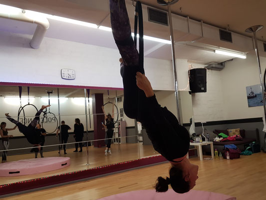 AERIAL Hoop bei PoleDance in Kiel - ProMentalis, Daniela Lafrentz