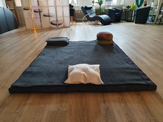 Thai Shiatsu. Die Verschmelzung von Thai Yoga und Shiatsu. ProMentalis, Alt Duvenstedt bei Rendsburg