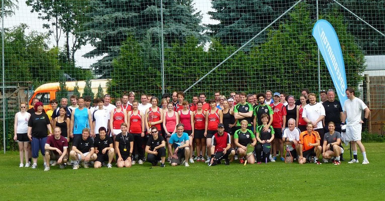 Speedbadminton: Teilnehmer der Deutschen Meisterschaft im Doppel auf unserem Sportareal im Juni 2012