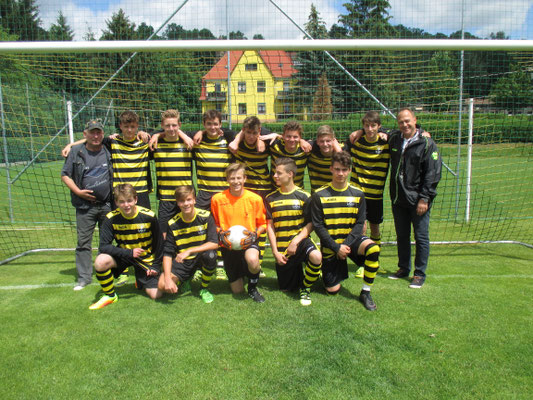 Unsere neue A-Junioren mit neuer Spielkleidung am 17.Juni 2017