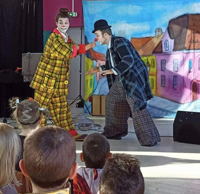 Extrait des Clowneries Magiques- Maison d'arrêt (37)