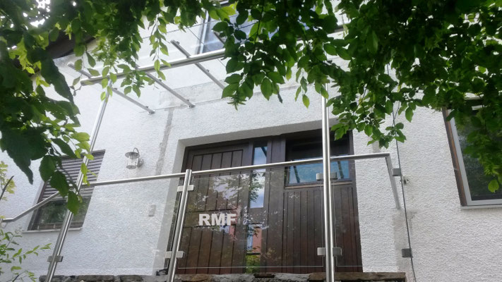Geländer mit Glasklemmen und Glaseinlage (2)