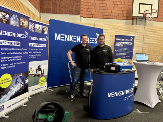 Mitarbeiter am MENKEN | DREES-Messestand COEMBO in Coesfeld