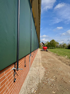 Curtains in einem Stallneubau