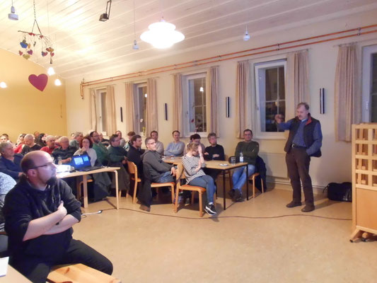 Imkermeister Ingo Lau in Aktion