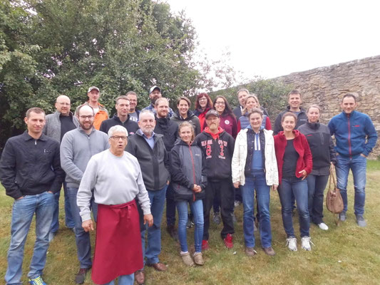 Seminarteilnehmerinnen und Teilnehmer mit Michael