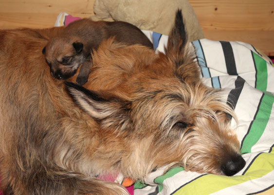 Betty mit ihrer Tochter Fee