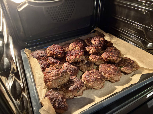 Fleischküchle-Essen im Schützenheim