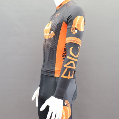 Custom Roubaix lined cycle arm warmers made with warm flexible fabric for spring and autumn cycling.