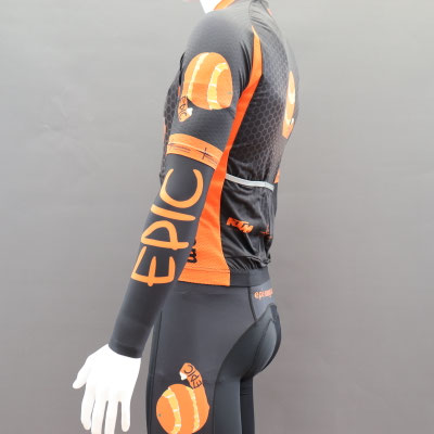 Custom Roubaix lined cycle arm warmers showing breathable thermal fabric for changing riding conditions.