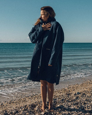 Manera Stormy Eskimo Poncho Navy UNISEX