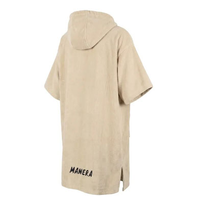 Manera Poncho 2026 mit Stay Salty Druck in der Farbe Mandel von hinten