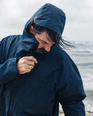 Manera Stormy Eskimo Poncho Navy ULTRAWARM
