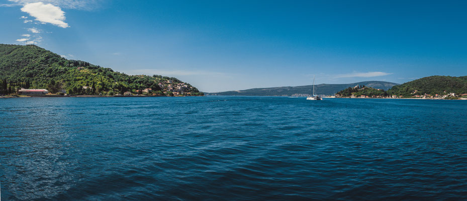 Schönheiten der Bucht von Kotor vom Boot aus