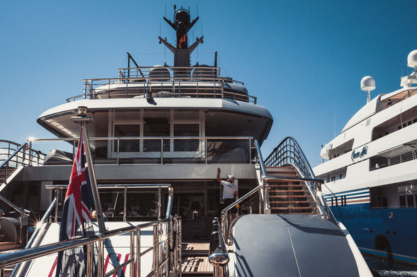 Die kleinen Boote der Reichen in Tivat, Montenegro