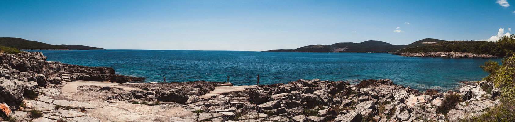 Panorama Blick auf den schönsten Strand Beach Pržno - Plavi Horizont von einer anderen Seite, die nur zu Fuß zu erreichen ist