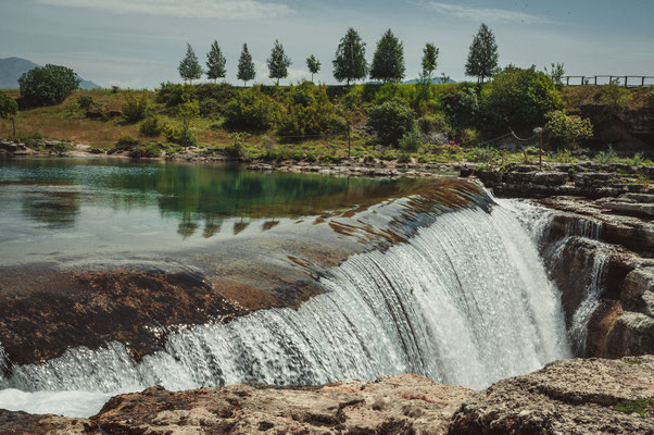 Fluss Cijevna und der Wasserfall Vodopad Nijagara