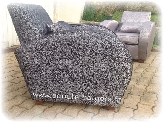 Fauteuil enveloppant, tissu mille et une nuits argenté - Ecoute Bergère