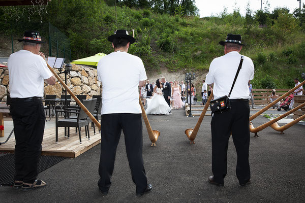 mariage vin d'honneur ambiance savoyarde en montagne cocktail