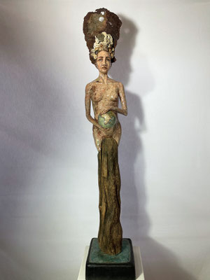 Senhora da hora, 121 x 22 x 22 cm