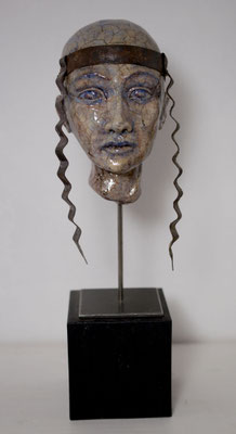 Bride, 37 x 11 x 13 cm