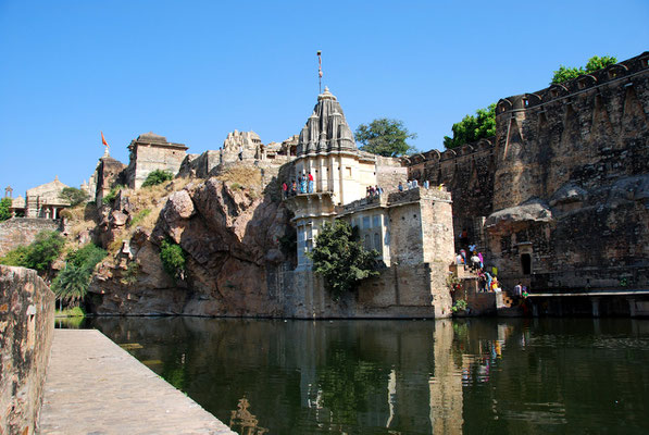 Chittorgarh 22.11.2014: Gaumukh Reservoir, fed by a spring in the cliff.