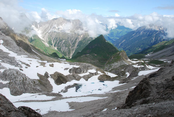Alps 28.06.2009: Hike from Memminger cottage to Zams.