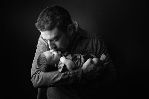 Séance photo bébé avec papa Toulouse, photographe bébé toulouse