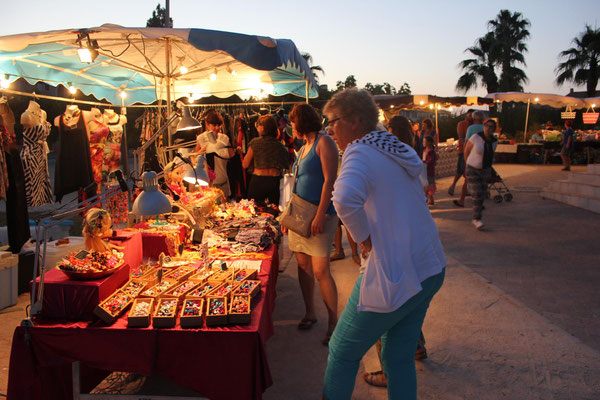 Etwas ganz besonderes: Nachtmarkt in La Londe