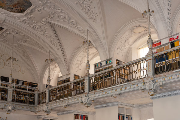 Die Bibliothek wurde nach dem verheerenden Brand von 1697 wieder neu bestückt. 