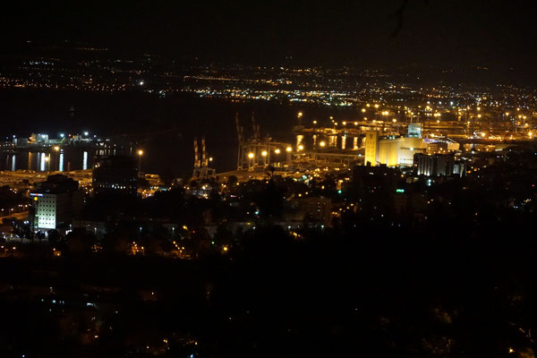 Haifa in der Nacht