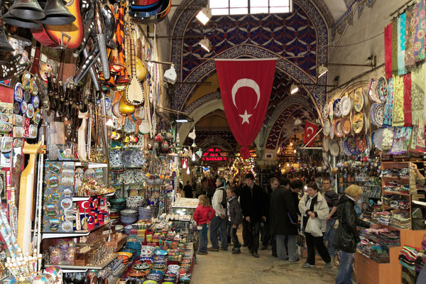 Souvenirstände im Großen Basar (Kapali Carsi)