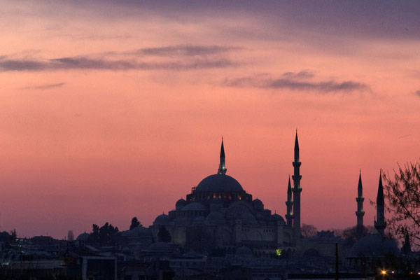 Moschee vor Sonnenuntergang