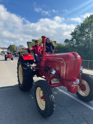 Roman (Alina) mit seinem Allgaier 144,  Baujahr 1955, 4 Zylinder, 44 PS / 3288 ccm (der Ur-Master)