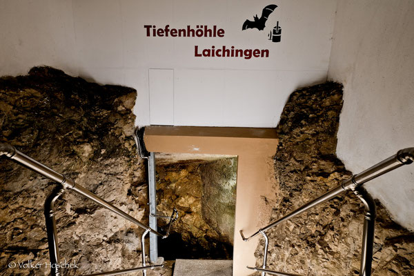 Eingang zur Laichinger Tiefenhöhle.