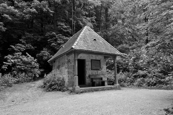 Gütersteiner Kapelle oberhalb des Gütersteiner Wasserfalls.