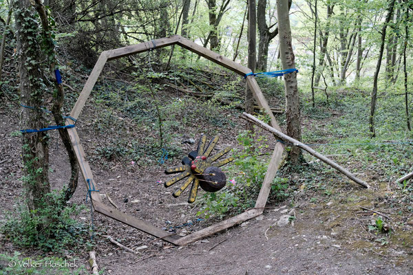 Selbst gebaute Spinne auf dem Ox-Bow Bogenparcours