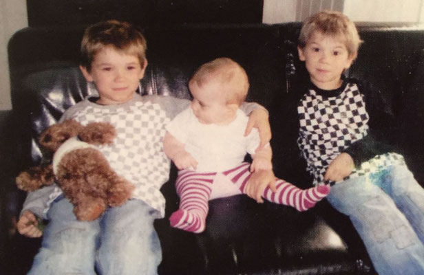 HUGE thank you to Fran (@ hansonprefame.jimdo.com) + Luisa for scanning these for us!