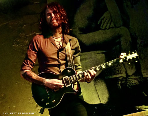 Dom Martin, "Buried Alive" tour, Blues Garage Isernhagen, April 2025