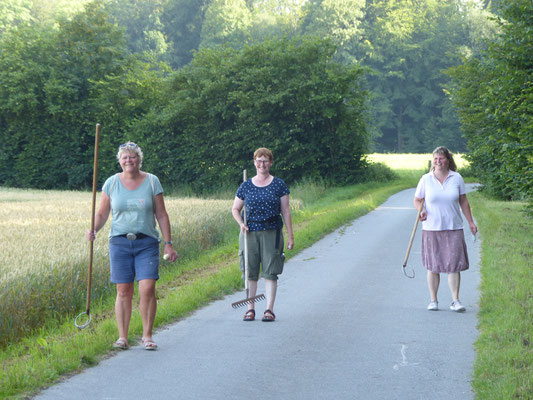 Bordesholmer LandFrauen boßeln in Hoffeld, Juli 2021