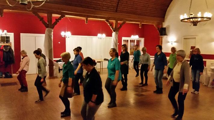 Bordesholmer Landfrauen; Line Dance im Februar 2018