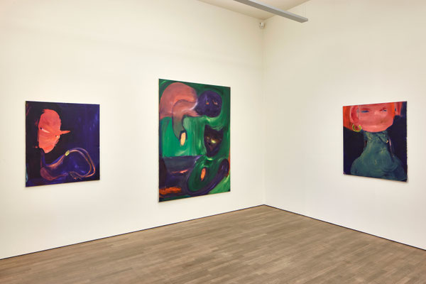 Installation views: „Luxus und Glamour. Vom Eigensinn des Überflüssigen“, Arp Museum Rolandseck, 2021, Photo: Mick Vincenz, Essen