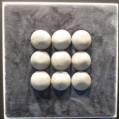 Boules grès sur doudou gris - 48cm x 48cm