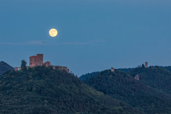 Vollmond über dem Trifels, Anebos und Scharfenberg