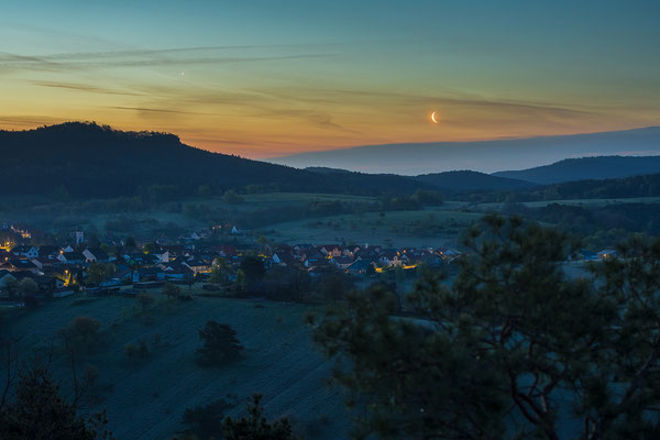 Mond und Venus über dem Buhlsteinpfeiler