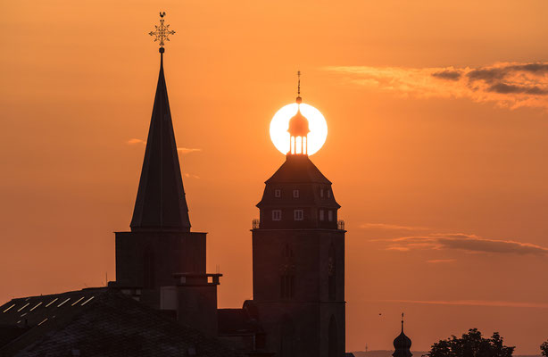 Sonnenaufgang hinter der Stiftskirche