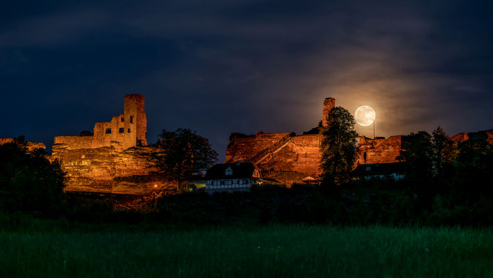 Vollmondaufgang bei der Ruine Altdahn